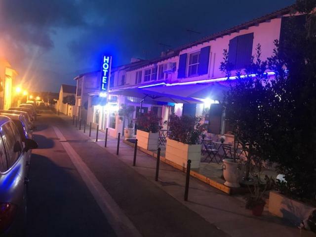 Le Castelet Hotel Saintes-Maries-de-la-Mer Exterior photo